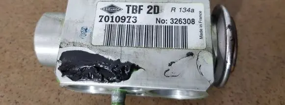 Land Rover Freelander 2 - LR2 Air conditioning (A/C) expansion valve 