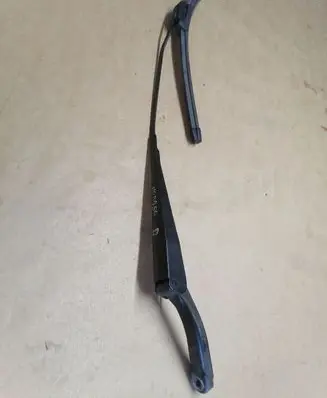 Ford Mondeo Mk III Front wiper blade arm 1S7117526CC