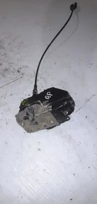 Renault Megane II Front door lock