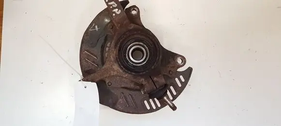 Front wheel hub