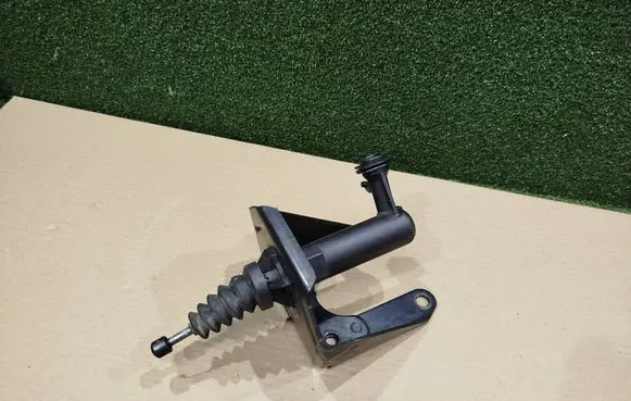 Renault Master III Clutch slave cylinder 306754372R