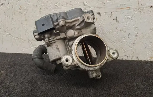 Volkswagen Touran III Throttle valve 04L128059AA 04L121058AM