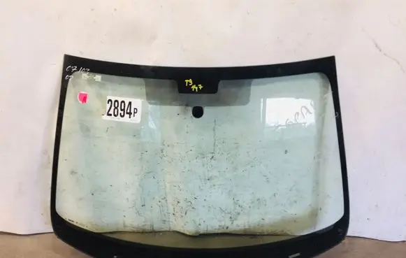 Peugeot 308 Front windscreen/windshield window 