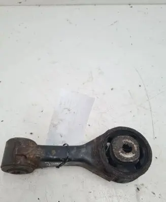 Toyota Yaris Engine mount bracket