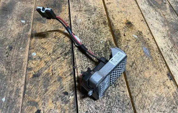 Mercedes-Benz C W203 Heater blower fan relay a2308210251 2308210251