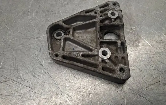 Citroen C1 A/C compressor mount bracket 884310H010