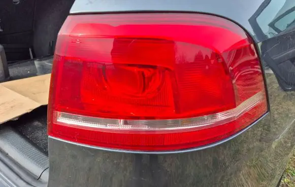 Volkswagen PASSAT B7 Rear/tail lights 