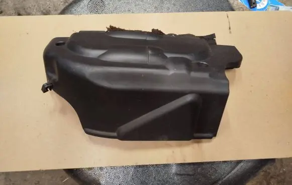 BMW 5 E60 E61 Engine cover (trim) 7789009
