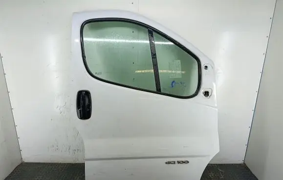 Renault Trafic I Front door D31