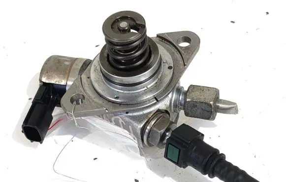 Renault Megane III Fuel injection high pressure pump 166304016R