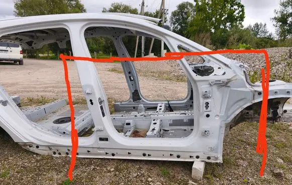 BMW 2 F46 Front sill (body part) 