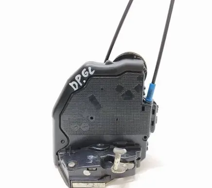 Toyota Auris 150 Rear door lock A046693