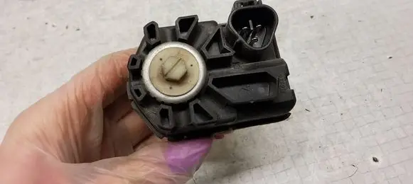 Toyota Avensis T250 Headlight level adjustment motor 