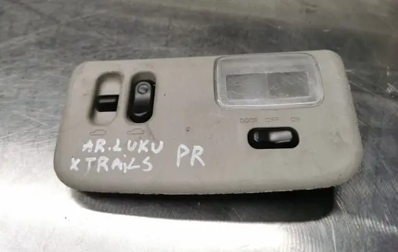 Nissan X-Trail T30 Front seat light