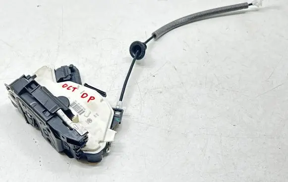 Skoda Octavia Mk3 (5E) Front door lock 5E1837016A