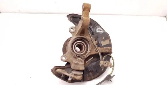 Toyota Corolla Verso AR10 Front wheel hub