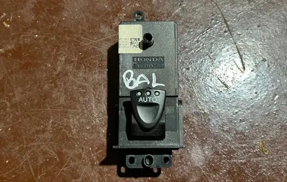 Honda Civic Electric window control switch 83590SMGG010HHS 24052006 89G9MBG010UHS
