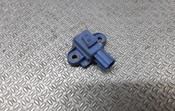 Volkswagen Golf V Airbag deployment crash/impact sensor 1K0955557A