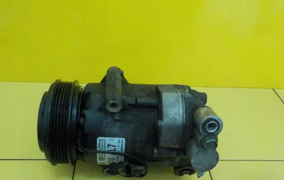Opel Meriva B Air conditioning (A/C) compressor (pump) 401351739