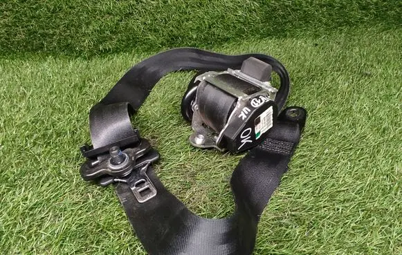 Ford Mondeo MK IV Front seatbelt 9G9N61294BBW