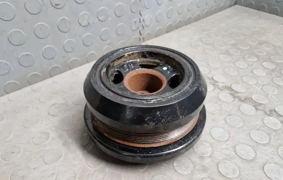 BMW X5 F15 Crankshaft pulley 8515044