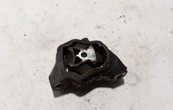 Volvo XC60 Engine mount bracket 31277312