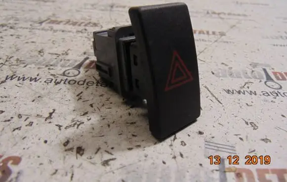 Toyota Avensis T270 Hazard light switch
