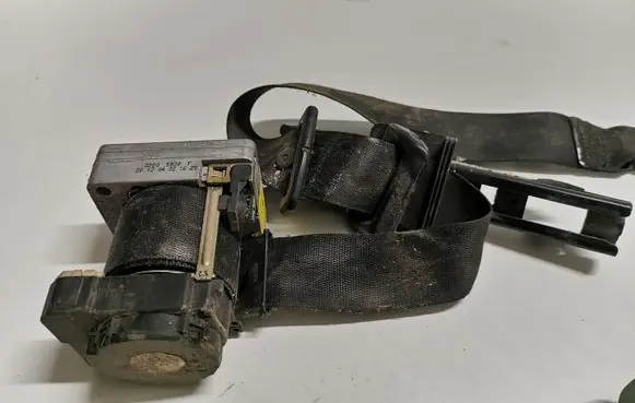 Opel Vivaro Front seatbelt 33005930