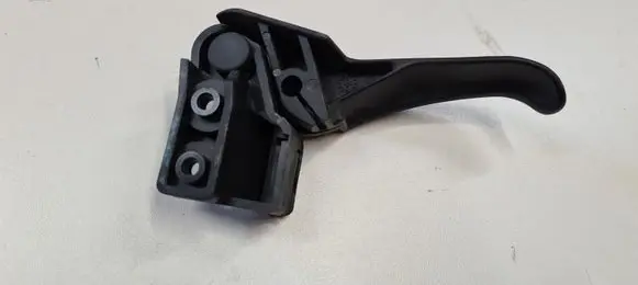 Volkswagen PASSAT B5.5 Engine bonnet (hood) release handle 3B1823533