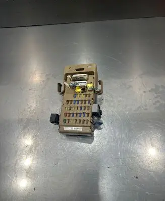 Subaru Legacy Fuse module 82201AJ000 002221
