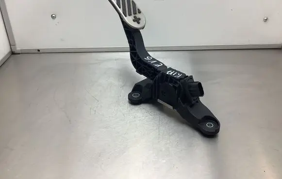 KIA EV6 Accelerator throttle pedal 32700