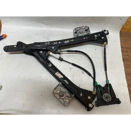Audi A5 Sportback 8TA Front door electric window regulator 8T839462