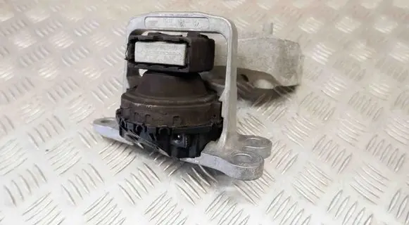 Engine mount bracket