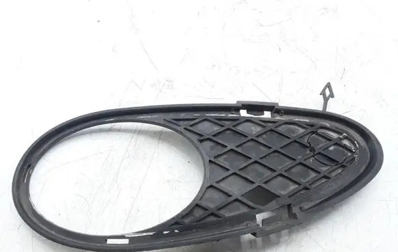 Mercedes-Benz C W203 Front fog light trim/grill A2038850523