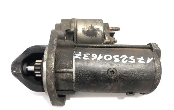 Mercedes-Benz Vito Viano W638 Starter motor 0051511301
