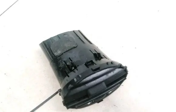 Ford Focus Dash center air vent grill 4M51A014L21AD 4M51-A014L21-AD