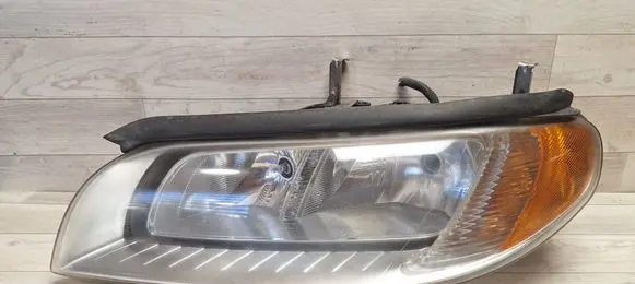 Volvo V70 Headlight/headlamp 31214351 6330100001