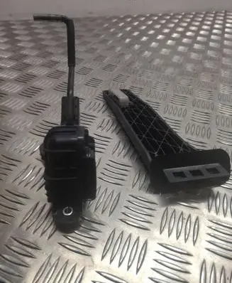 Lexus GS 300 350 430 450H Accelerator throttle pedal 7812030A50 1988003540