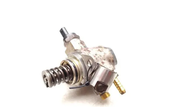 Volkswagen Golf Plus Fuel injection high pressure pump 03C127026D