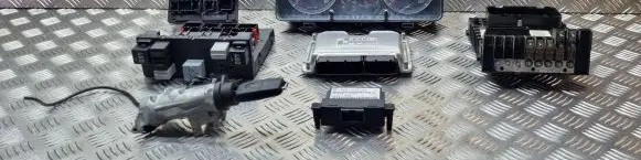 Volkswagen Caddy Engine ECU kit and lock set 06G906022A 0261201137 2K1937535N