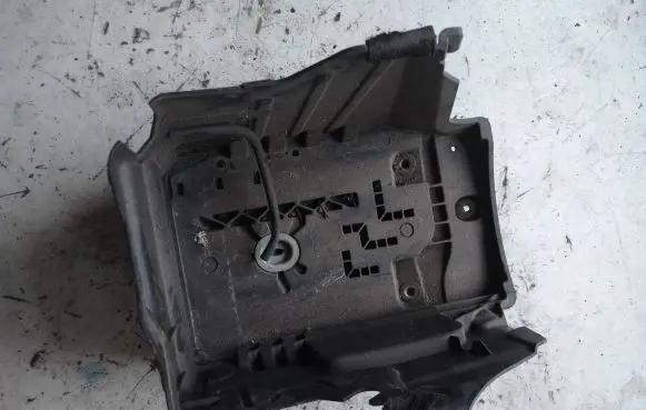 Volvo V70 Battery tray 