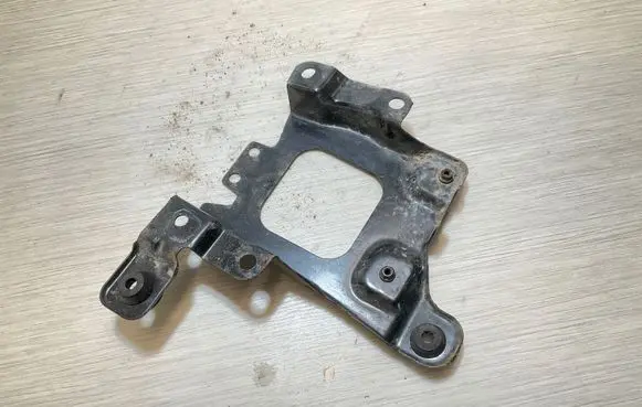 Ford Focus Battery tray AV61R6K034AB