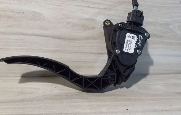 Renault Captur Accelerator throttle pedal 180029347R
