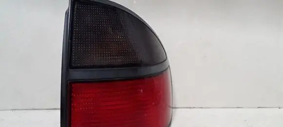 Renault Laguna I Rear/tail lights 77008200