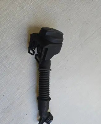 Mercedes-Benz B W245 Oil fill pipe A6400100369