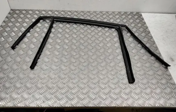 BMW 3 E90 E91 Rubber seal rear door window/glass 