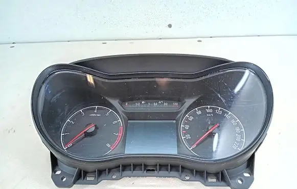 Opel Corsa E Speedometer (instrument cluster) 392042033132031