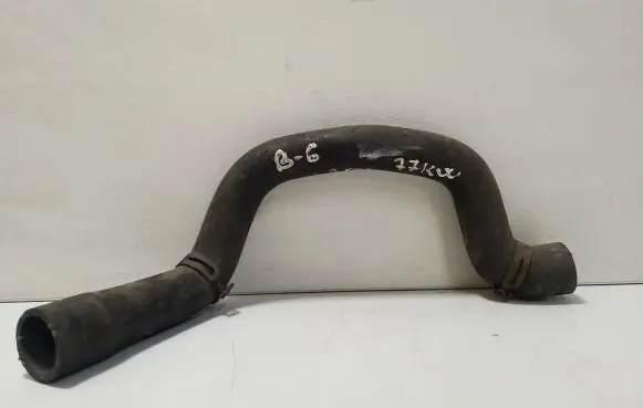 Volkswagen PASSAT B6 Engine coolant pipe/hose