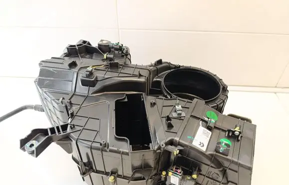 NIO ES8 Interior heater climate box assembly housing P0000351