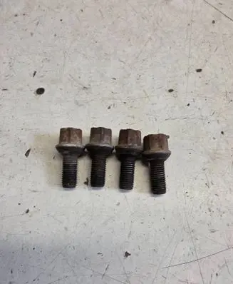 Volkswagen Polo III 6N 6N2 6NF Nuts/bolts 1234